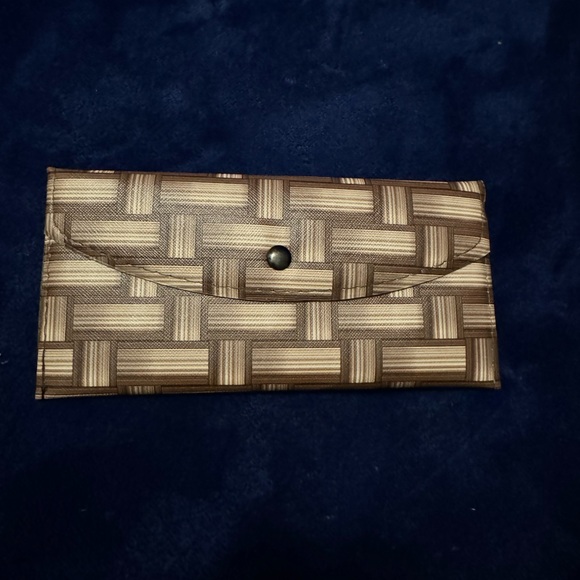 Wallet/Clutch - Picture 2 of 4